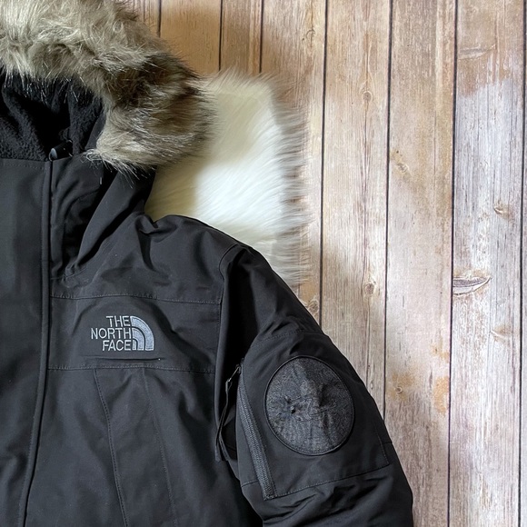 The North Face Men’s Expedition McMurdo Parka In TNF Black - Picture 3 of 14